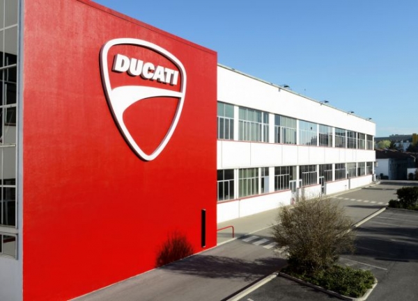 ducati_logo_on_the_front_side_fabric_0.jpg